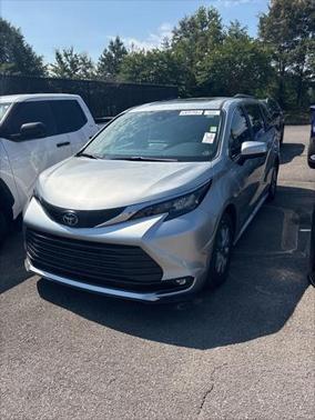 2025 Toyota Sienna XLE 7 Passenger