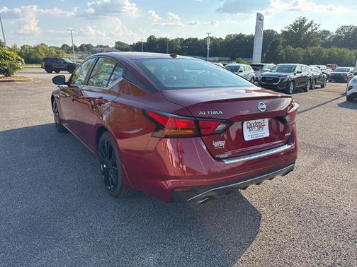 2022 Nissan Altima SR VC-Turbo FWD
