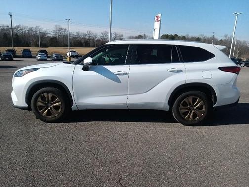 2023 Toyota Highlander Hybrid XLE