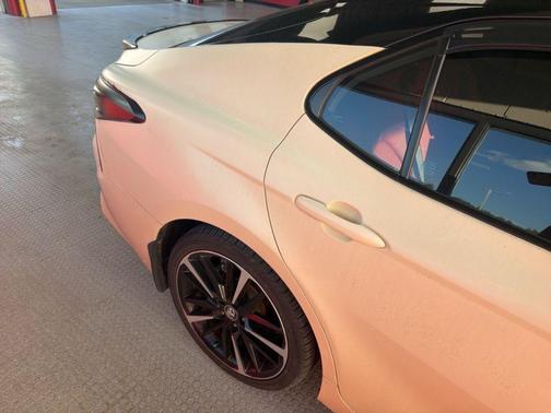 Wind Chill Pearl/Midnight Black Metallic 2020 Toyota Camry XSE