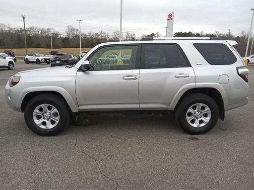 2024 Toyota 4Runner SR5