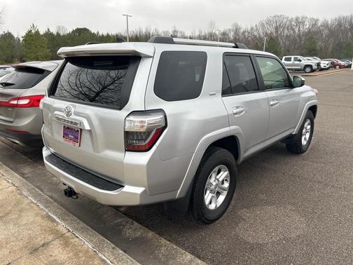 2024 Toyota 4Runner SR5