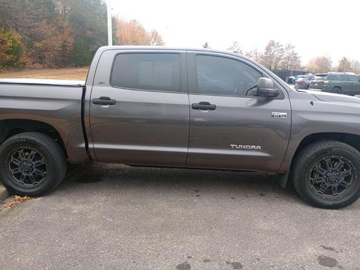 2016 Toyota Tundra SR5