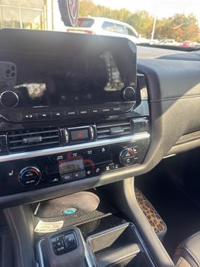 2025 Nissan Pathfinder SL FWD