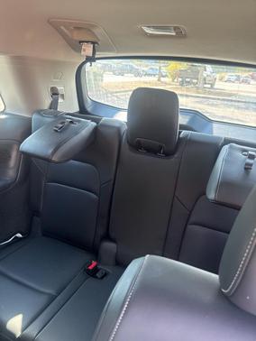 2025 Nissan Pathfinder SL FWD