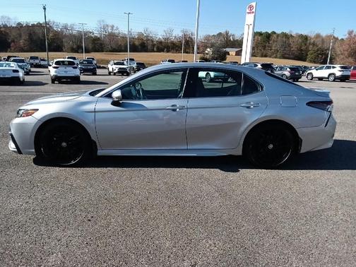 2024 Toyota Camry Hybrid SE