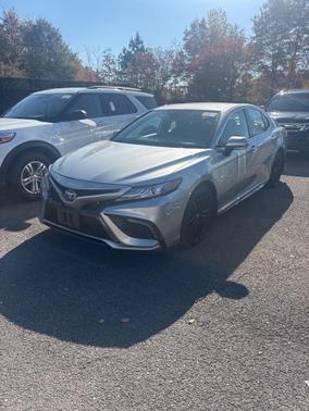 2024 Toyota Camry Hybrid SE