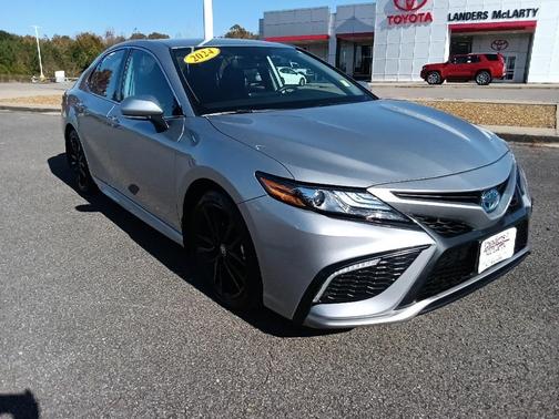 2024 Toyota Camry Hybrid SE