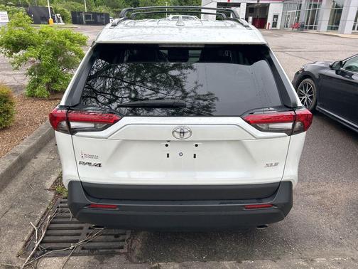 Wind Chill Pearl 2025 Toyota RAV4 XLE Premium