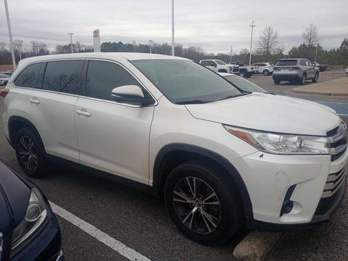 2019 Toyota Highlander LE I4