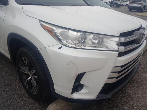 2019 Toyota Highlander LE I4