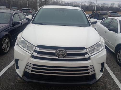 2019 Toyota Highlander LE I4