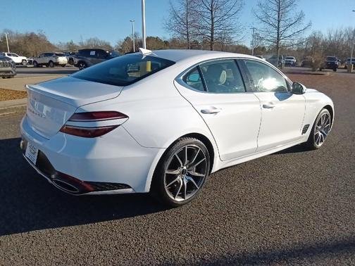 2024 Genesis G70 2.5T RWD