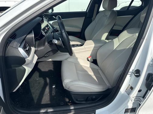 2024 Genesis G70 2.5T RWD