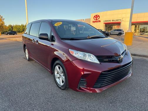 2020 Toyota Sienna SE