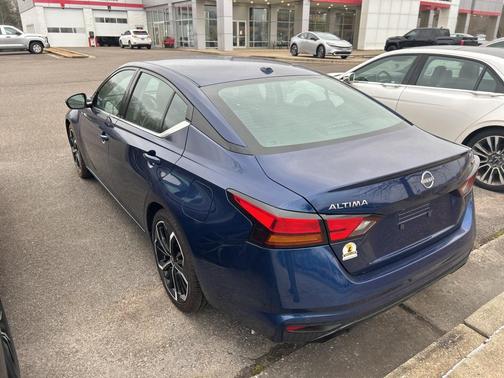 2024 Nissan Altima SR FWD