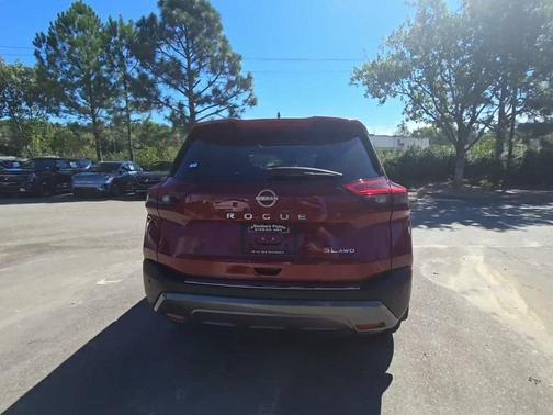 2022 Nissan Rogue SL