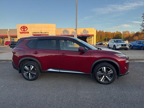 2022 Nissan Rogue SL