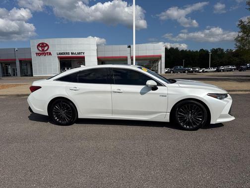 2021 Toyota Avalon Hybrid Limited