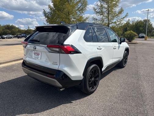 2024 Toyota RAV4 Hybrid SE