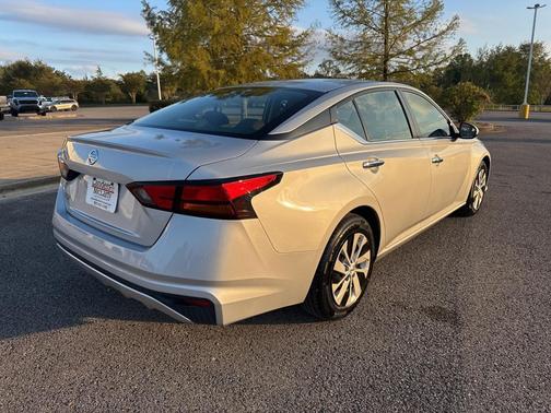 2022 Nissan Altima S FWD