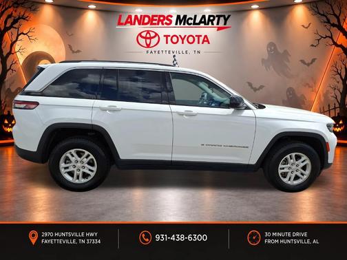 Bright White Clearcoat 2024 Jeep Grand Cherokee Laredo