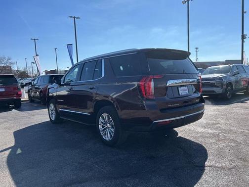 2023 GMC Yukon SLT