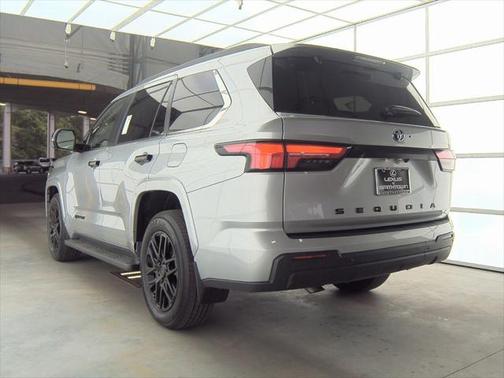 2024 Toyota Sequoia SR5