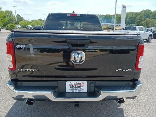 Diamond Black Crystal Pearlcoat 2023 RAM 1500 Big Horn/Lone Star