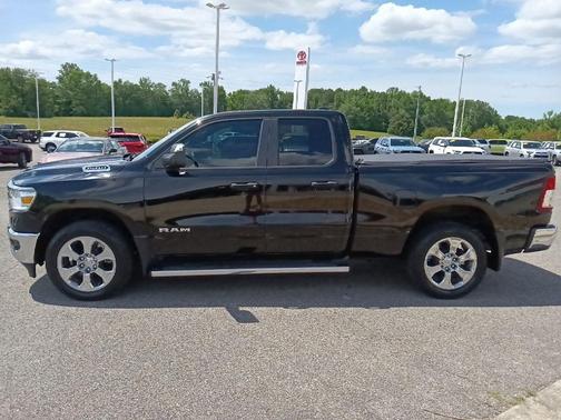 Diamond Black Crystal Pearlcoat 2023 RAM 1500 Big Horn/Lone Star