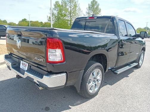 Diamond Black Crystal Pearlcoat 2023 RAM 1500 Big Horn/Lone Star