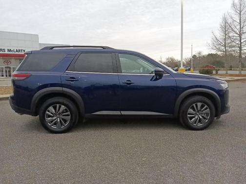 2024 Nissan Pathfinder SV 4WD