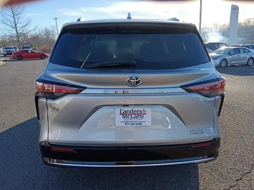 2022 Toyota Sienna Limited