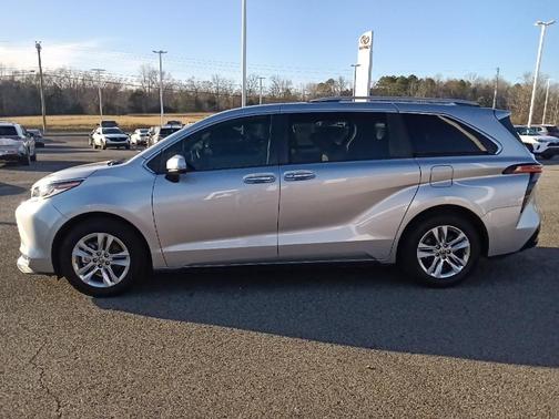 2022 Toyota Sienna Limited