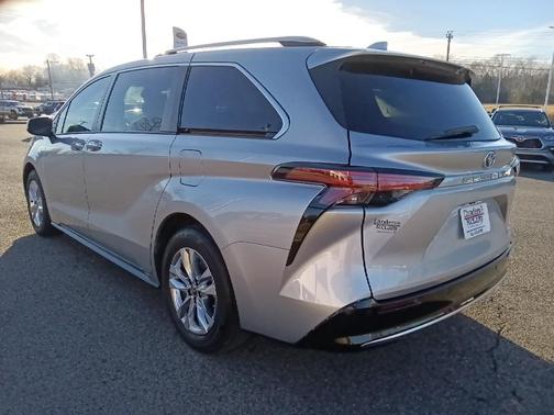 2022 Toyota Sienna Limited