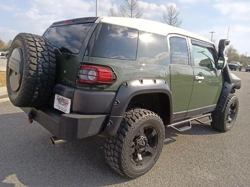 2014 Toyota FJ Cruiser Base