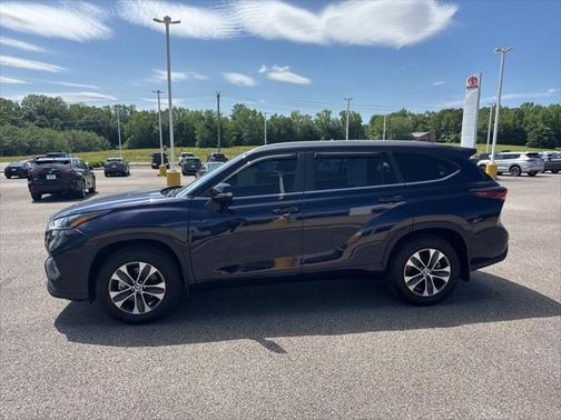 2025 Toyota Highlander XLE