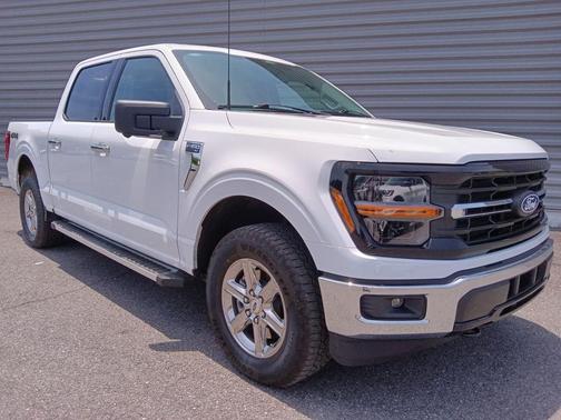 Oxford White 2024 Ford F-150 XLT