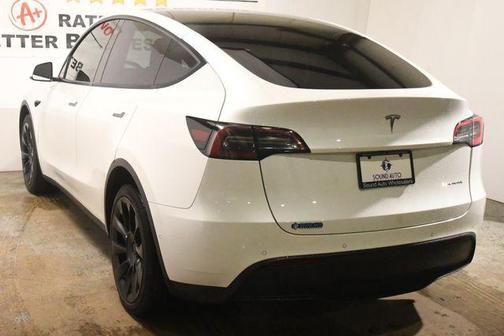 Pearl White Multi-Coat 2022 Tesla Model Y Long Range Dual Motor All-Wheel Drive