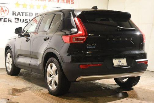 2021 Volvo XC40 T4 Momentum