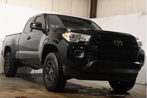 2017 Toyota Tacoma SR