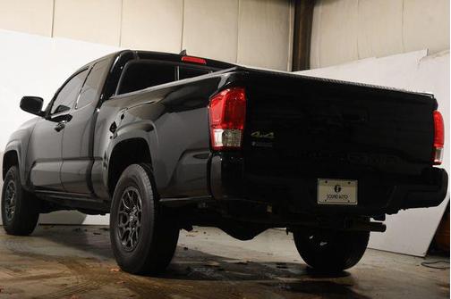 2017 Toyota Tacoma SR