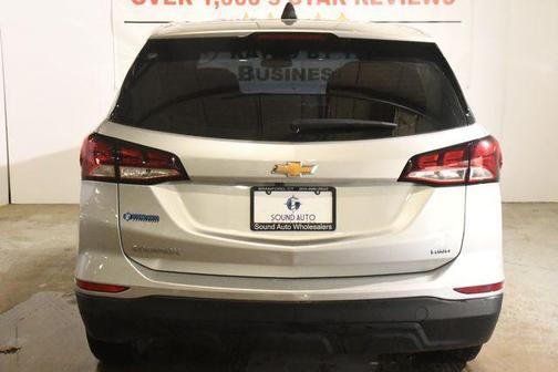 Silver Ice Metallic 2022 Chevrolet Equinox LS