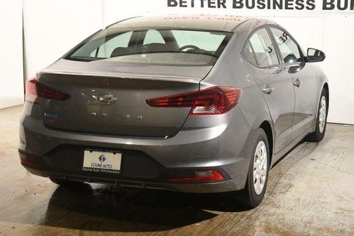 2019 Hyundai ELANTRA SE