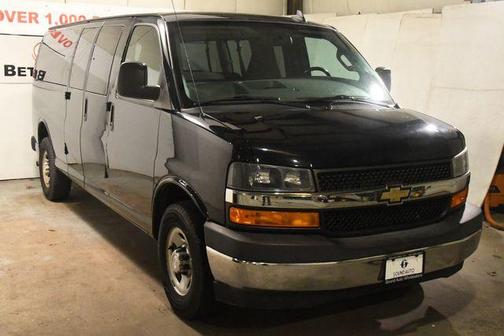 2017 Chevrolet Express 3500 LT