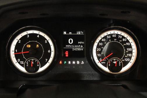 2017 RAM 2500 Tradesman Regular Cab 4x2 8' Box