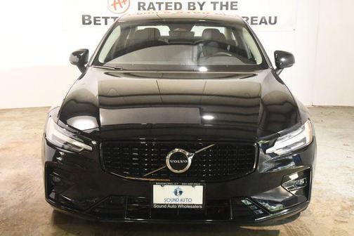 Onyx Black Metallic 2024 Volvo S60 B5 Core Dark Theme