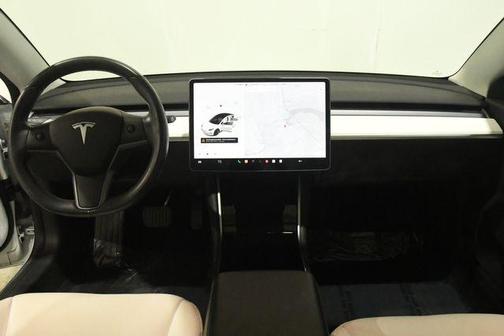 Pearl White Multi-Coat 2019 Tesla Model 3 Standard Range Plus