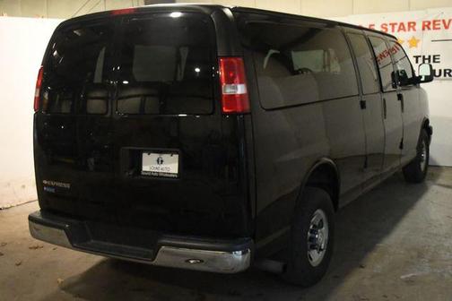 2017 Chevrolet Express 3500 LT