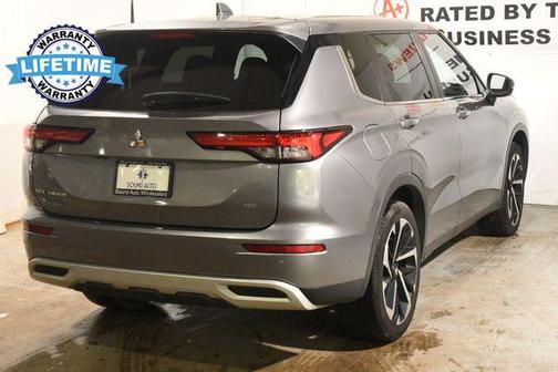 2022 Mitsubishi Outlander SE